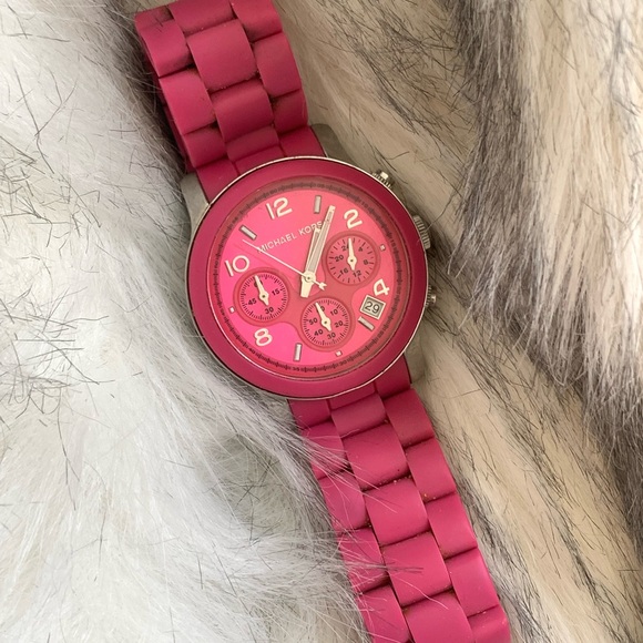 PINK LIMITED EDITION MICHAEL KORS CHRONOGRAPH WATCH - Picture 5 of 10